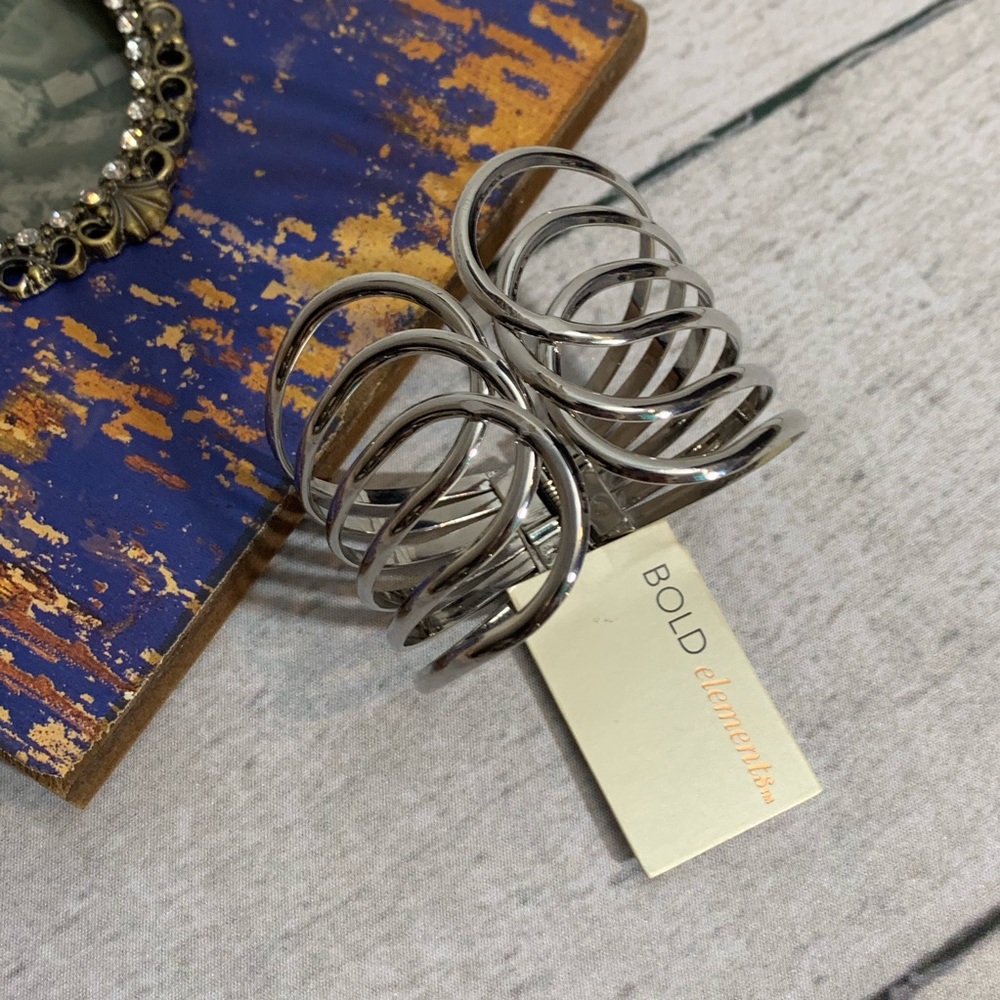 • silver loop hinge bracelet [NWT] • - Picture 3 of 7